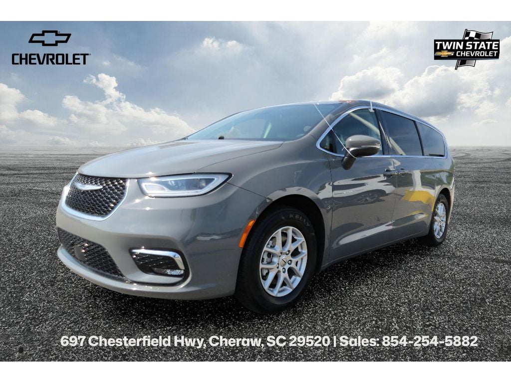 2023 Chrysler Pacifica Touring L in Gray — front three-quarter view